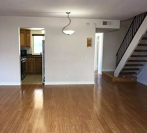 3rd image of 2648 Meath Dr