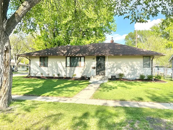 2113 9 1/2 St N, Fargo, ND 58102
