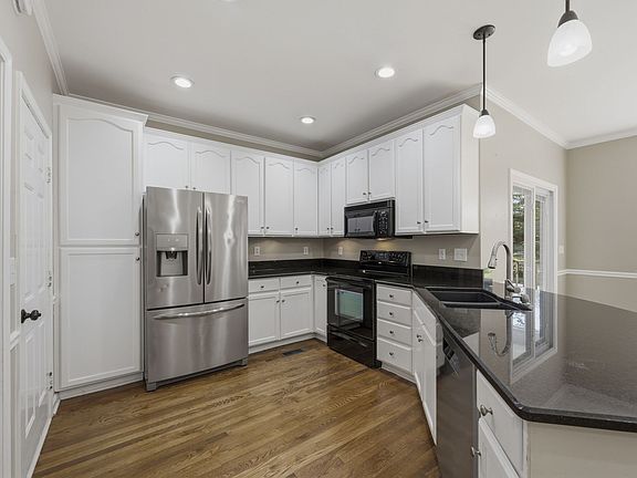 4th image of 2308 Winder Cir