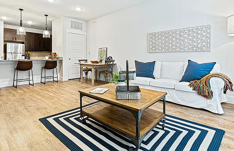 Hickory Creek Ranch Apartments — Photo 44