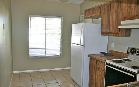 3rd image of 270 Live Oak Blvd