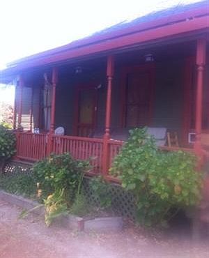 4th image of 566 Bostwick Ln