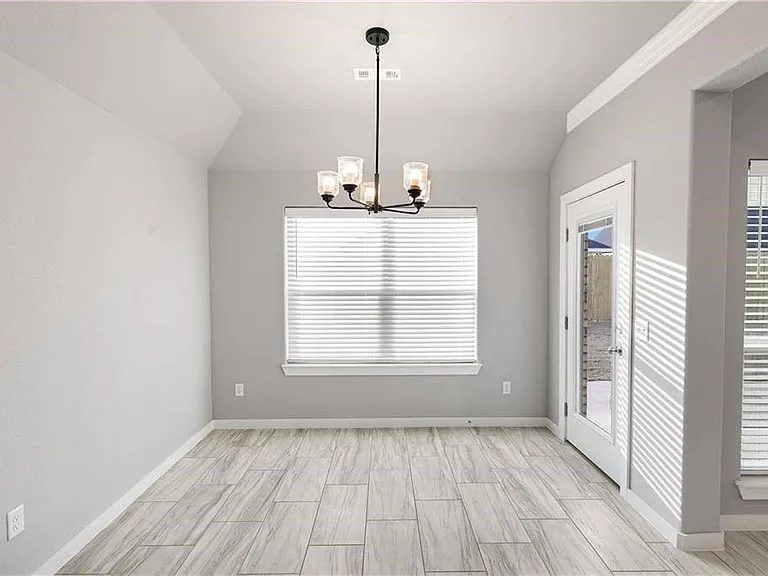 410 Peach Ave — Photo 9