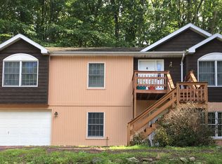 137 Grouse Ridge Ln, Drums, PA 18222