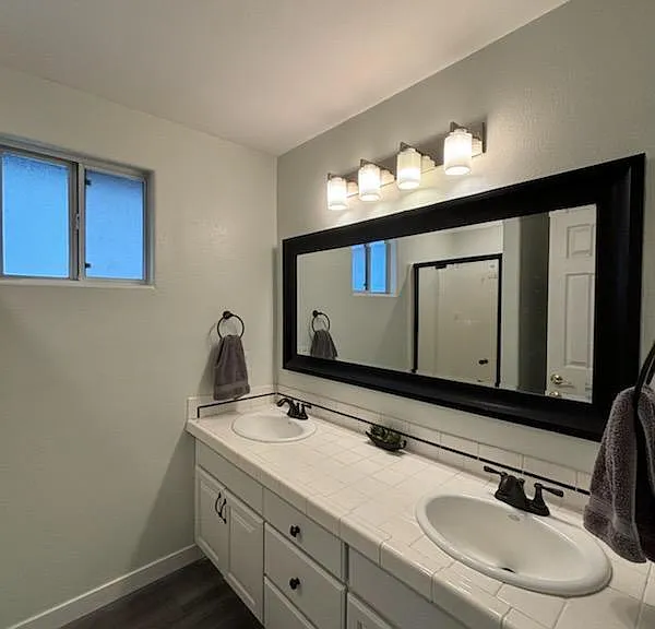 1829 N Jantzen Ave — Photo 21