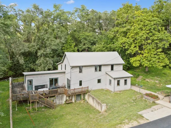 920 Roosevelt St, Dubuque, IA 52001