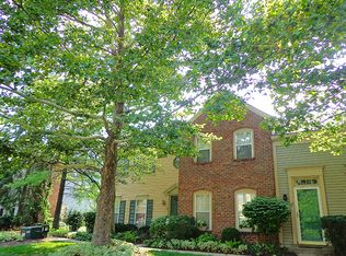 29 Woodsview Ln, Cincinnati, OH 45241