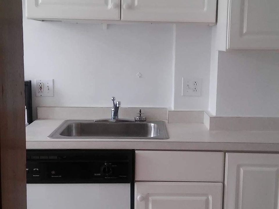 2nd image of 1506 Virginia St E APT 101