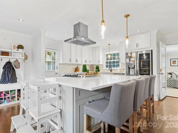 1435 Worcaster Pl, Charlotte, NC 28211