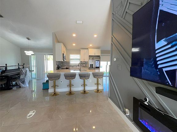 5th image of 7523 SW 7th Pl