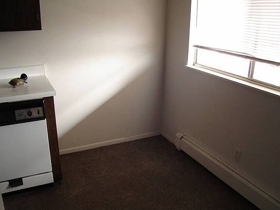 Kitchen eating space