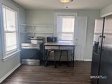 2nd image of 30 Warren Ln