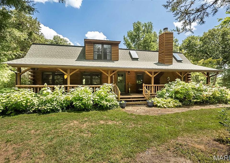 1st image of 8 Whippoorwill Ct