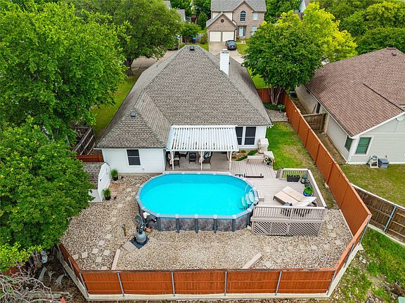 2nd image of 840 Lionel Way