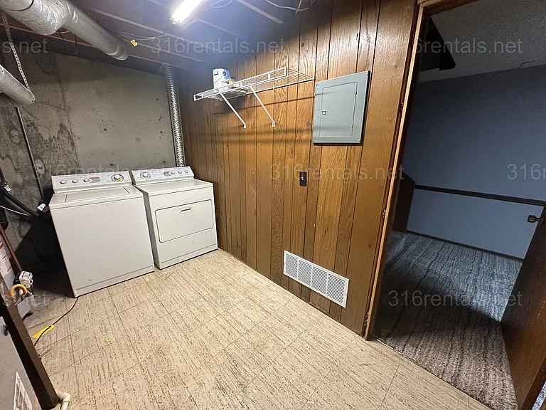 866 N Nims Ave — Photo 14