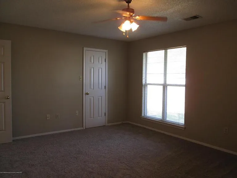 1028 We Ross Pkwy W — Photo 5