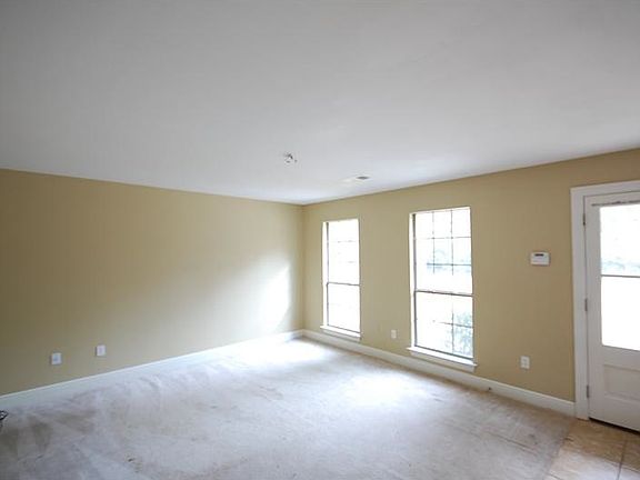 2nd image of 23597 5th Ave