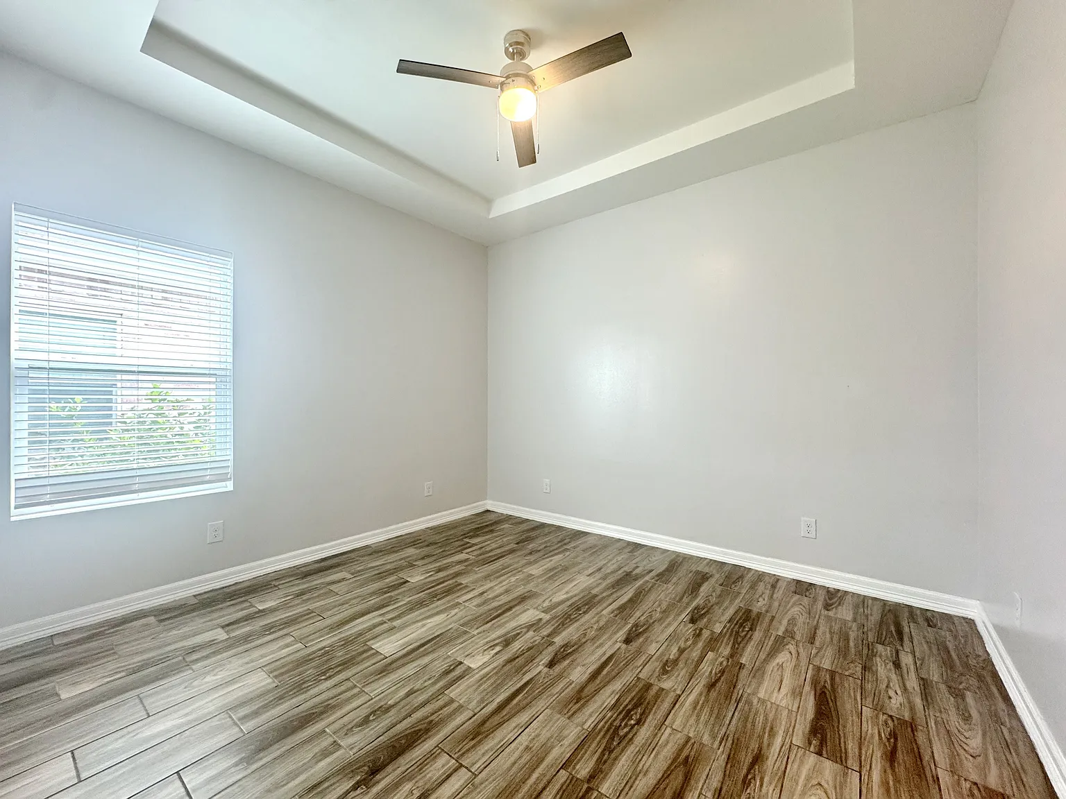 3 bed, 2.0 bath, $1,050 — Photo 3