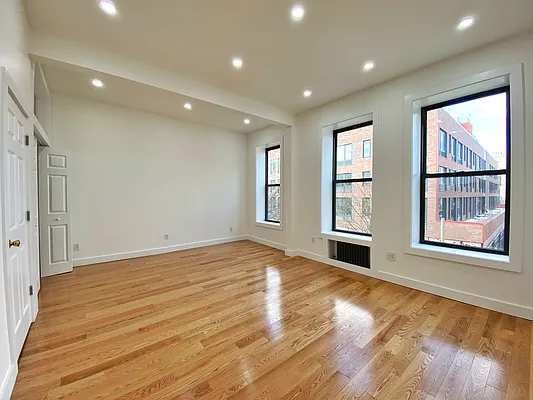 Rented by Daniel Gale Sotheby's International Realty | media 10