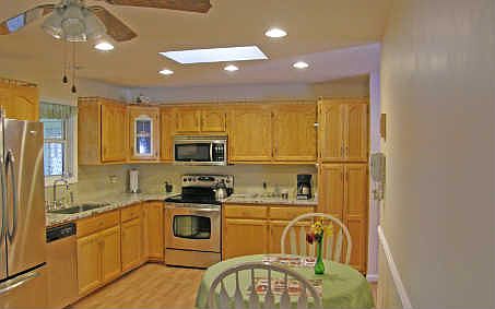 4th image of 2133 Rainbow Ln