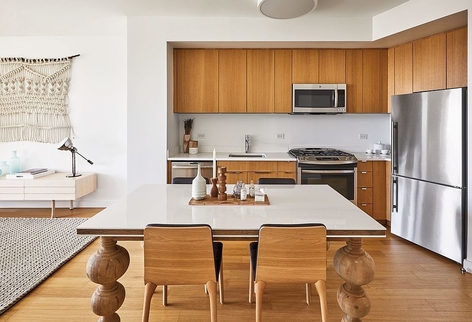 1st image of 625 W 57th St #1754