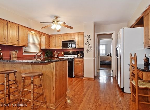 2nd image of 451 S Kensington Ct