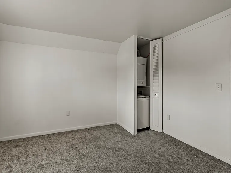 Rosedale Apartments — Photo 17