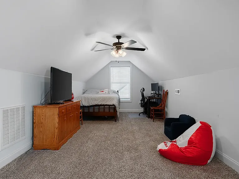 637 Boston Park Dr — Photo 5
