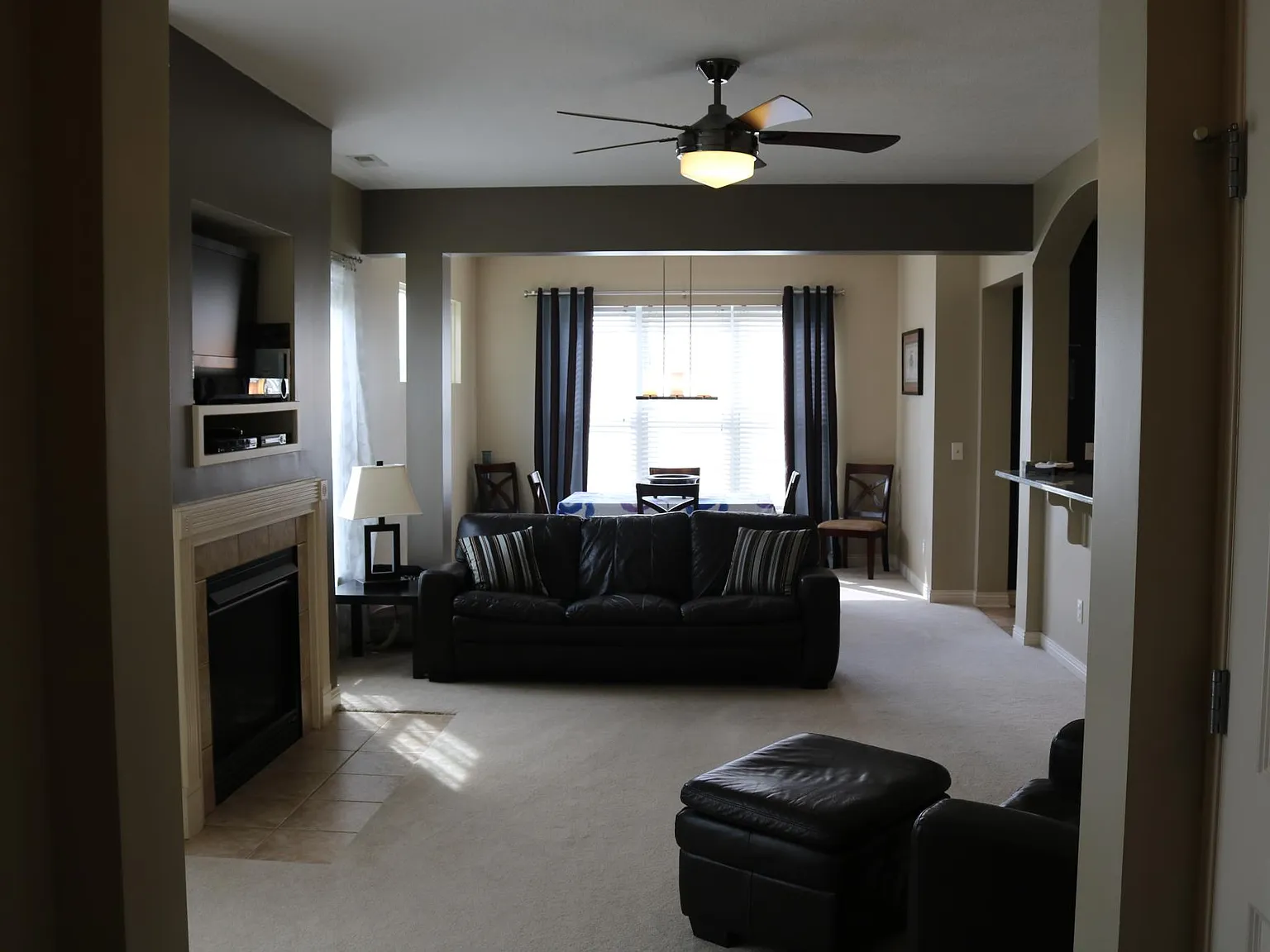 3 bed, 2.5 bath, 1704 sqft, $2,700 — Photo 2