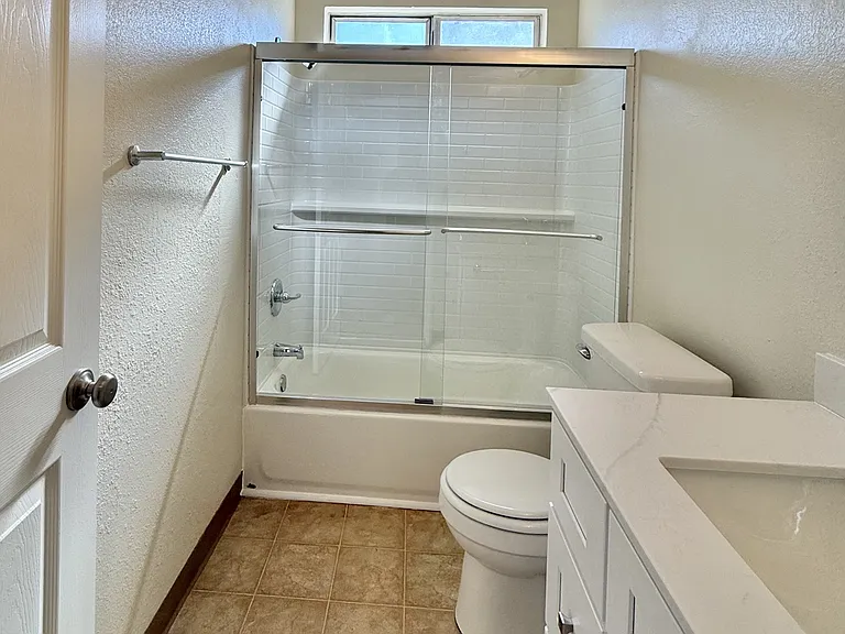 200 Northwoods Ave #10 — Photo 5