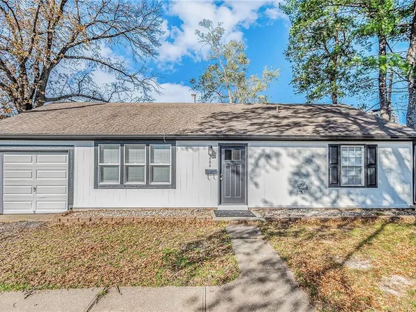 404 NE 67th Pl, Gladstone, MO 64118