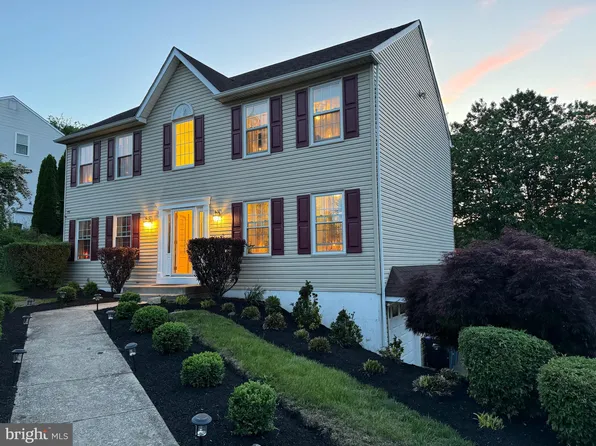 4206 Tara Cir, Upper Chichester, PA 19061