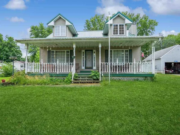 119 Grove St, Central City, IA 52214