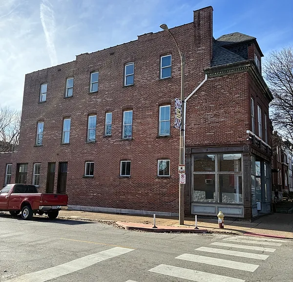 2900D Cherokee St — Photo 2