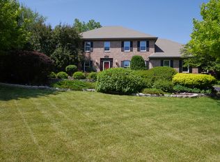 18840 Alta Vista Dr, Brookfield, WI 53045