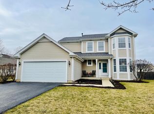 367 Willow Rd, Lakemoor, IL 60051