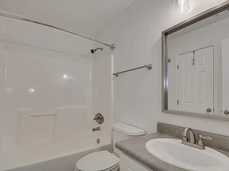 1239 Longpoint Dr — Photo 24