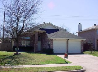 1354 Daffodil Ln, Lewisville, TX 75077