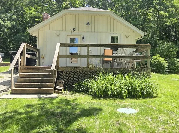 3352 E 2059th Rd, Wedron, IL 60557