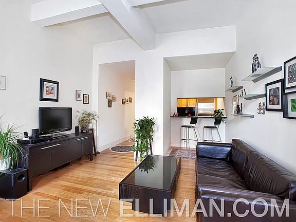 4th image of 88 Greenwich St APT 812
