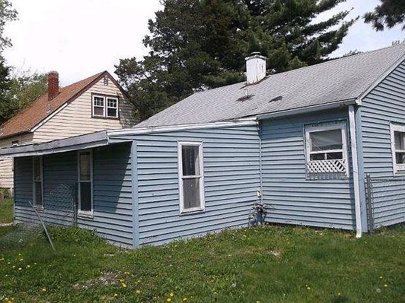 2nd image of 2704 W Humboldt St