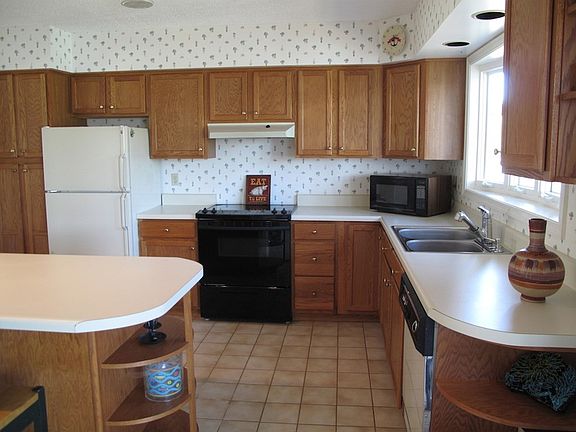 4th image of 77 Merganser Ct