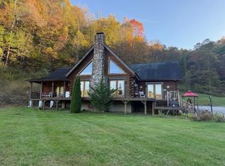 221 Delung Ln, Scarbro, WV 25917