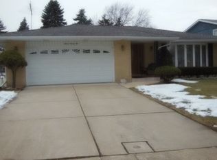1622 N Oneida Ln, Mount Prospect, IL 60056