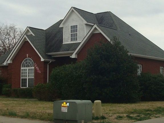 2nd image of 650 Osborne Ln