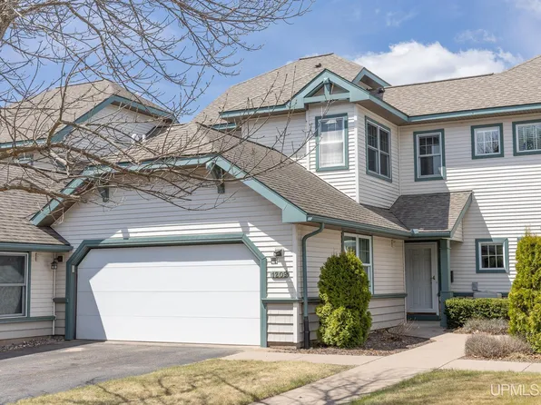 1209 Lakeshore Park Pl, Marquette, MI 49855