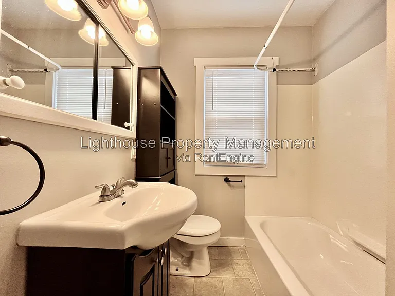 809 Eastern Ave NE — Photo 8