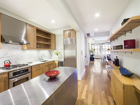 4th image of 130 W 30th St APT 5A