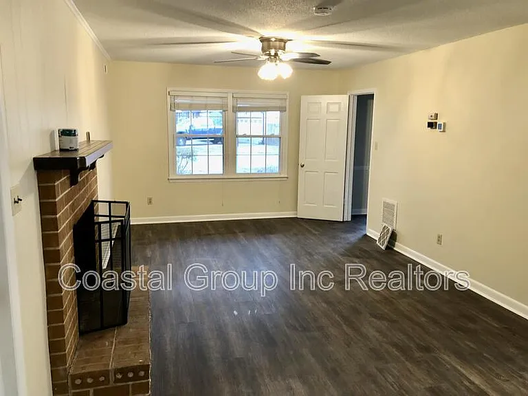 613 Reef Ln — Photo 3