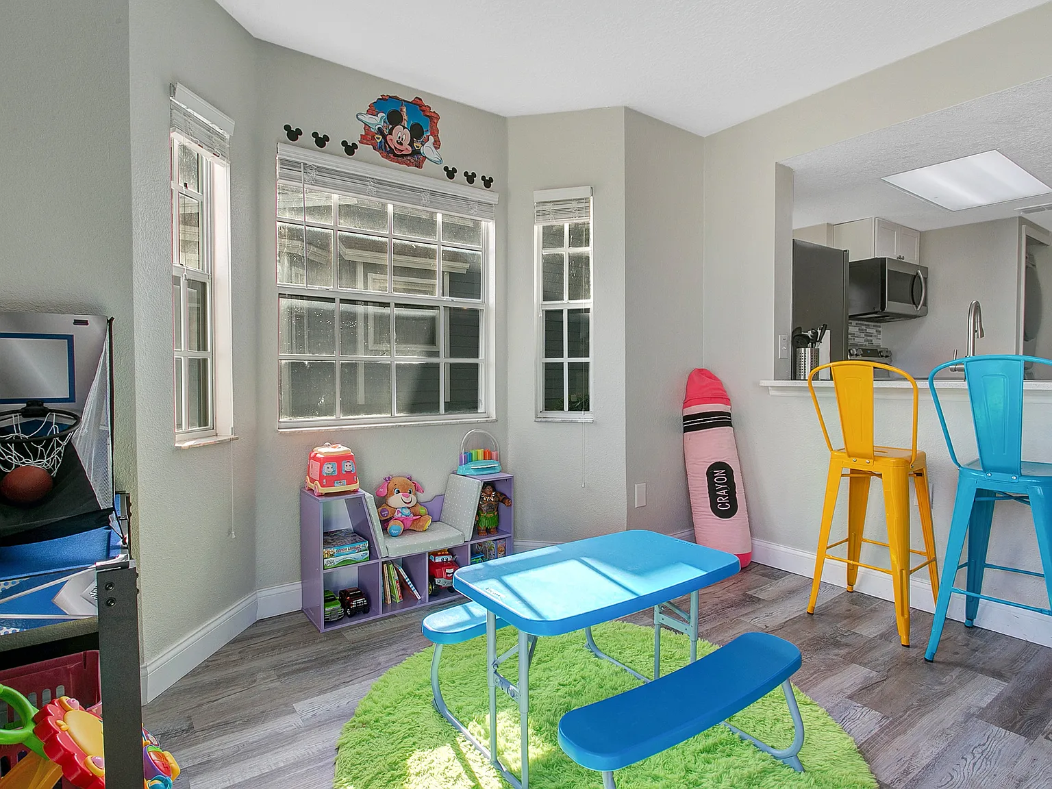 Fully Furnished 3BR/2BA home near Disney | Resort Pool + Gym | Fun bedrooms — Photo 3